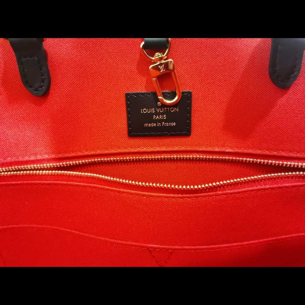LV Reverse Monogram Onthego GM - Picture 8 of 8